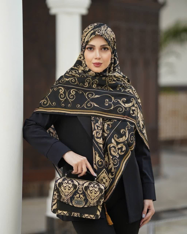 ارسال رایگان🌈شش رنگ جنس کیف : ترکیبی از پارچه مخمل و چرم صنعتی ✅ بند دوشی هم دارد ✅ ست با روسری منگوله دار ✅ ست با شال منگوله دار