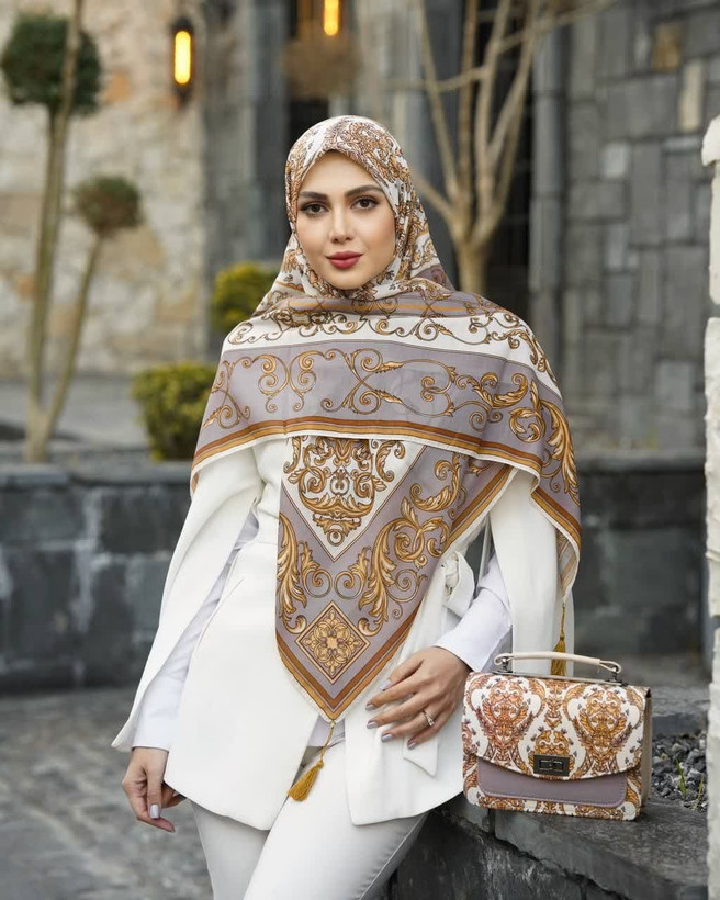 ارسال رایگان 🌈شش رنگ جنس کیف : ترکیبی از پارچه مخمل و چرم صنعتی ✅ بند دوشی هم دارد ✅ ست با روسری منگوله دار ✅ ست با شال منگوله دار