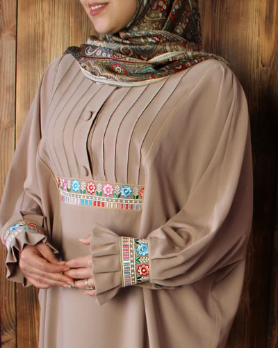 عبا. یا مانتو عبایی یاسمین ✅ در چهار رنگ جذاب مشکی، سرمه ای، سبز زمردی و بادمجانی ✅دو سایز ✅بند تنظیم ✅پارچه الیزا ✅خرجکارهای جذاب هم رنگ پارچه عبا