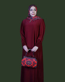  🎈 مدل گسیو 🎈 ♦️با چین های تماشایی روی مچ کار که خیلی به جذابیتش اضافه کرده ♦️ جنس پارچه الیزا ♦️ در دو سایز ♦️ در رنگ های مشکی ، زرشکی ، سبز زمردی ، نسکافه ای ، بادمجانی ، گلبهی ، کرم ، طوسی تیره (موشی) ، آبی تیره ( نفتی )