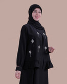 🦋 کت و سارافون جواهردوزی پروانه و اشکی و گل 🦋 🪻 یه طرح شیک مناسب مجالس و مهمونی ها 🪻 🌼 پارچه کرپ الیزا 🌼رنگ های مشکی، سبز، نسکافه ای، بادمجانی و سرمه ای 🌼 قد پیراهن ۱۴۰